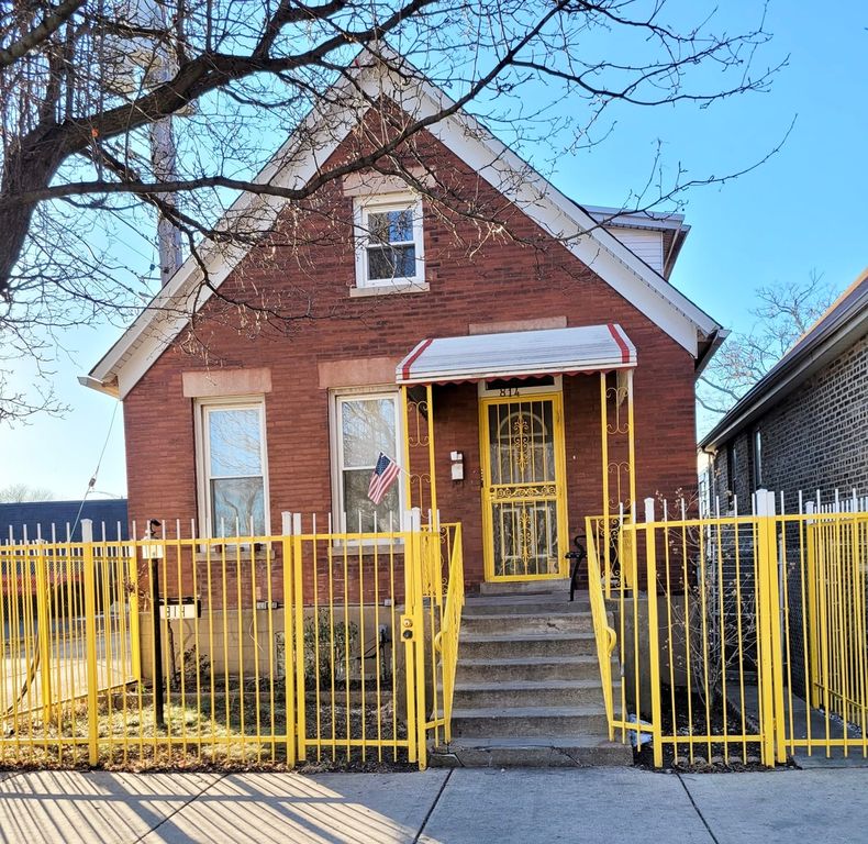 814 N Harding Ave, Chicago, IL 60651