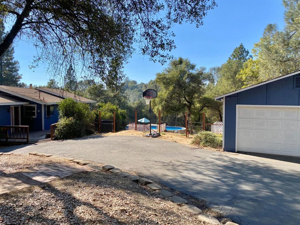 4317 Canyon Valley Rd, Diamond Springs, CA 95619