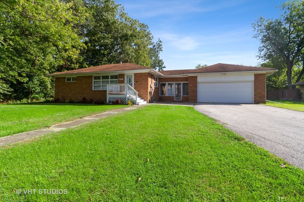 1539 Main St, Crete, IL 2 Bed, 1 Bath SingleFamily Home 12 Photos