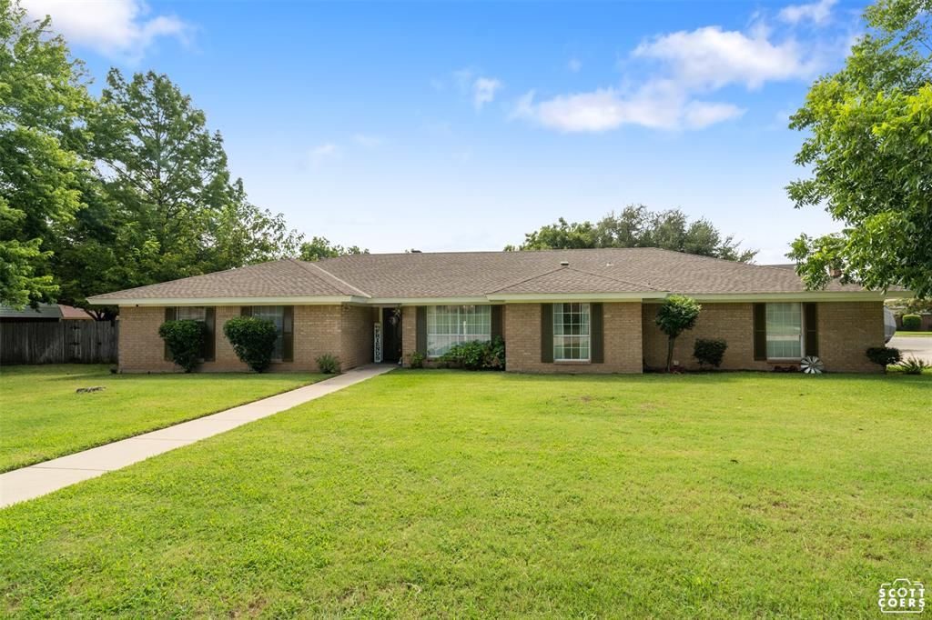 3201 Asbury St, Brownwood, TX 76801