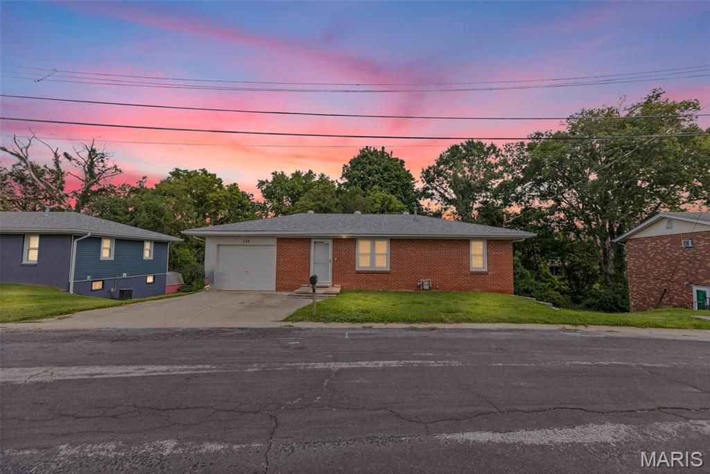 519 Sullivan St, East Alton, IL 62024