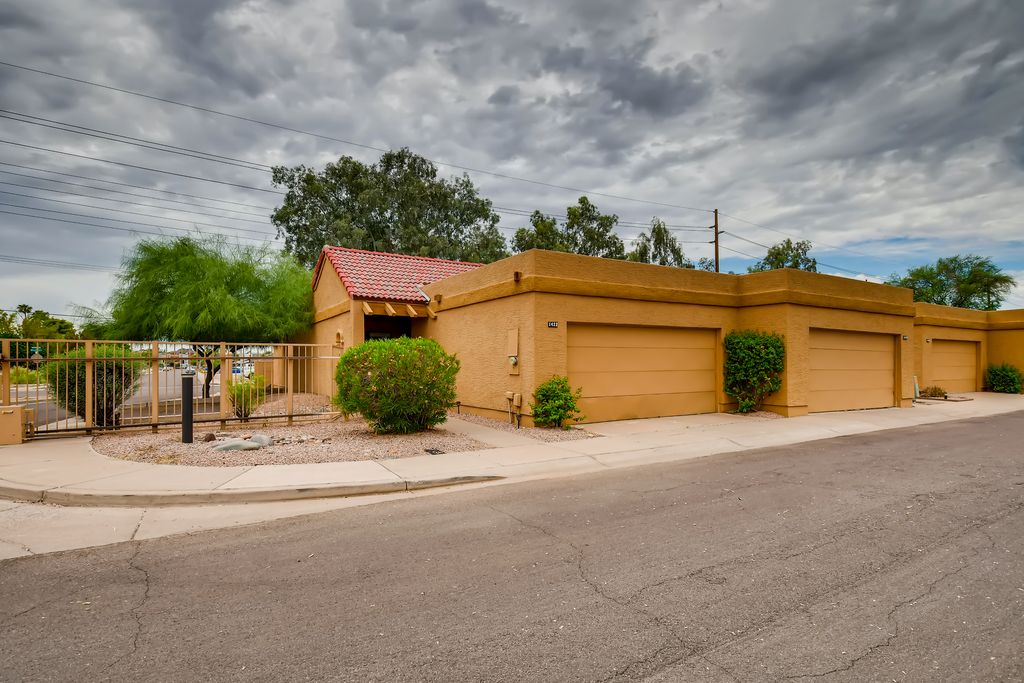 1422 N Dorsey Ln, Tempe, AZ 85281