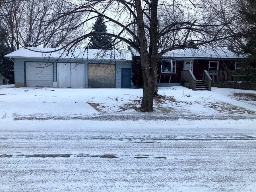 805 S Center St, Flandreau, SD 57028 Trulia