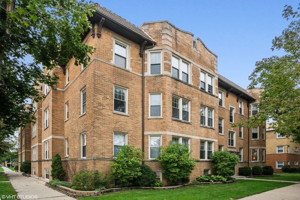 7406 N Oakley Ave #1, Chicago, IL 60645