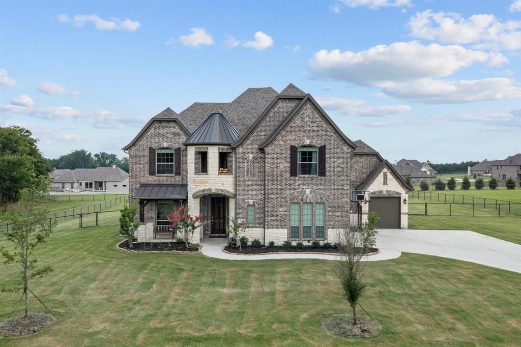 318 Ohanlon Dr, Van Alstyne, TX 75495