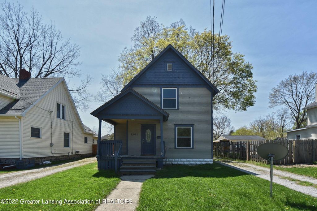 1307 W Michigan Ave, Lansing, MI 48915
