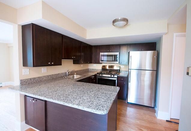 6874 N Northwest Hwy, Chicago, IL 60631