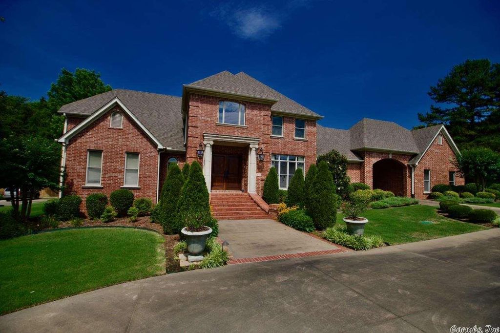 100 Tarkington Dr, Searcy, AR 72143