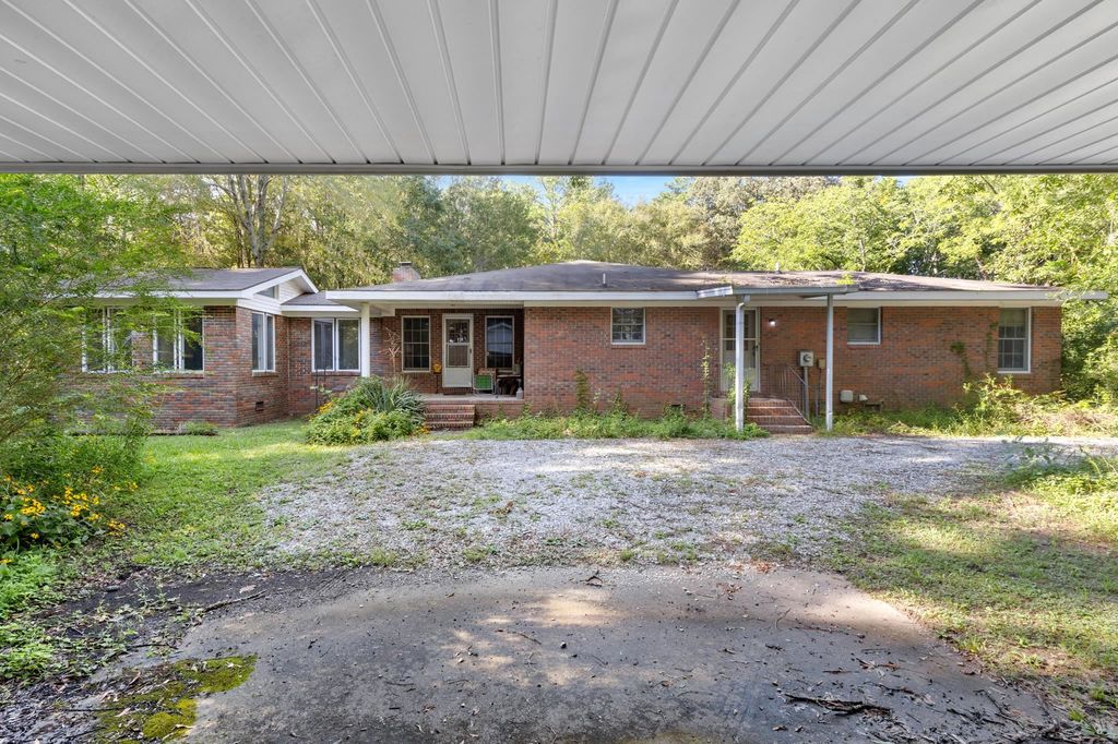 5838 County Road 200, Florence, AL 35633