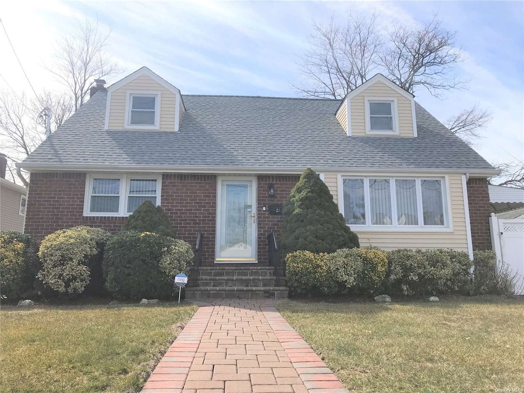 4 Somerset Avenue, Hicksville, NY 11801 Trulia