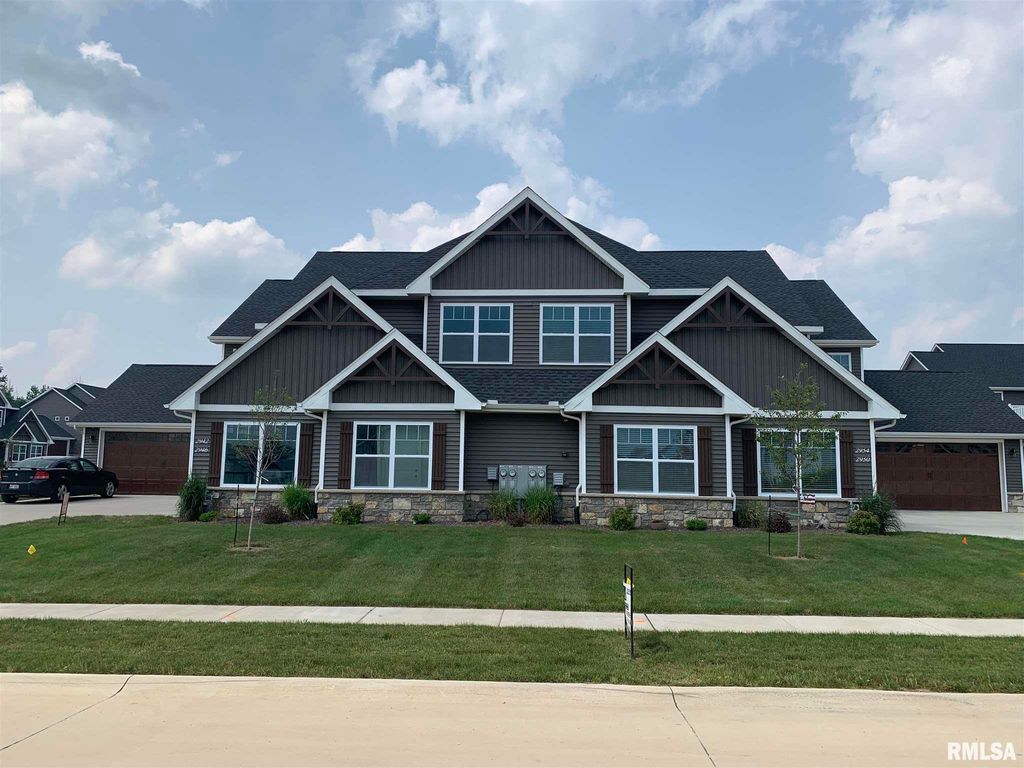 2948 Mary Leigh Dr #35, Bettendorf, IA 52722
