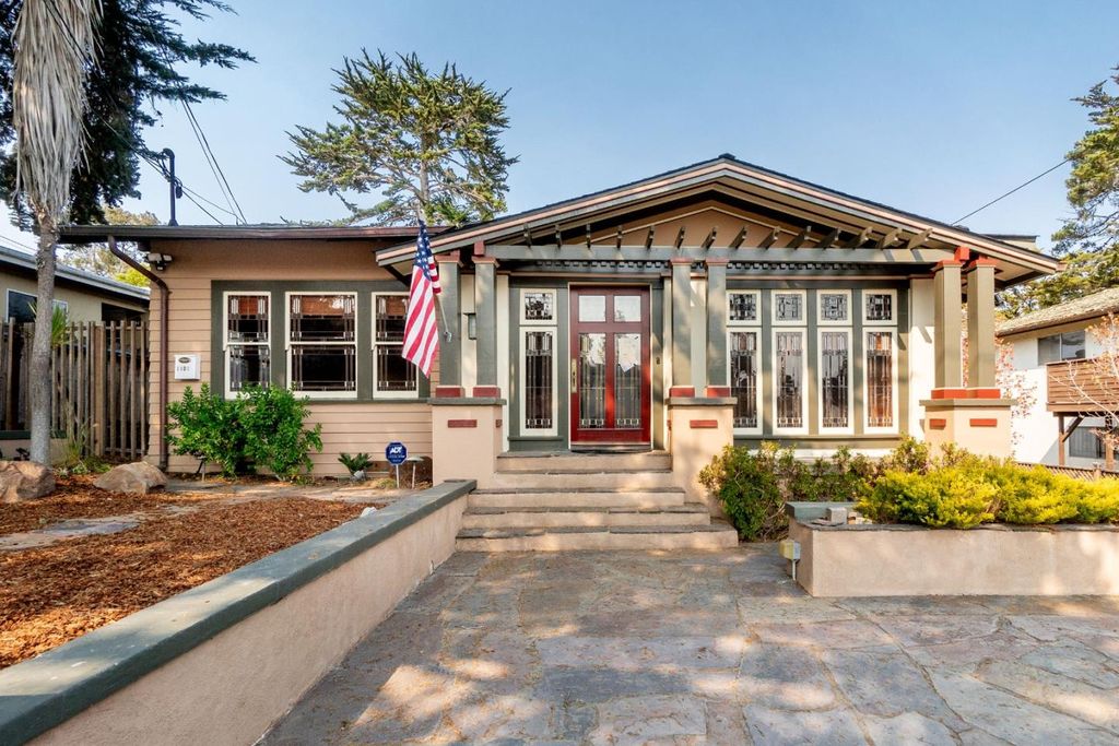1106 W Franklin St, Monterey, CA 93940
