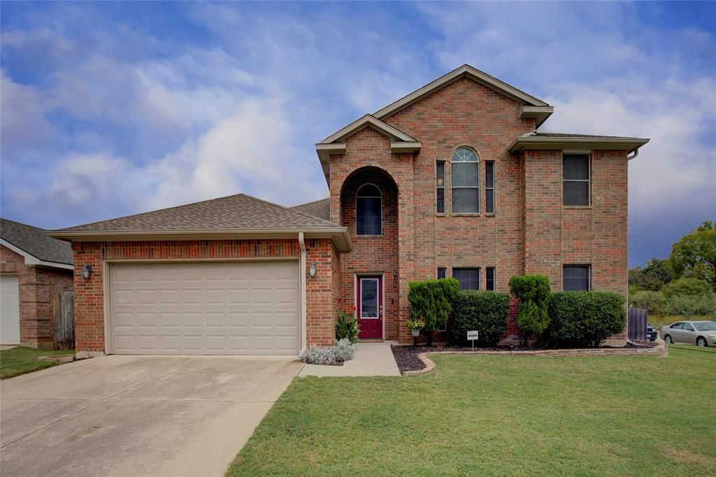 2201 Green Creek Dr, Arlington, TX 76001