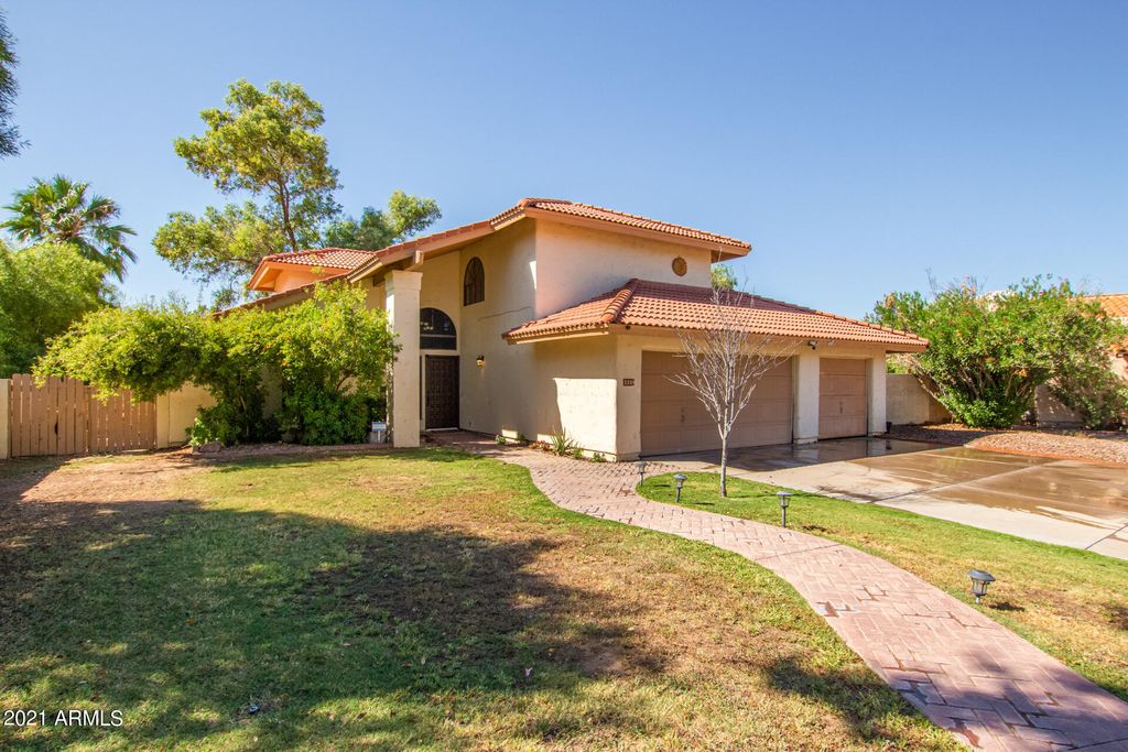 2258 N Winthrop Cir, Mesa, AZ 85213
