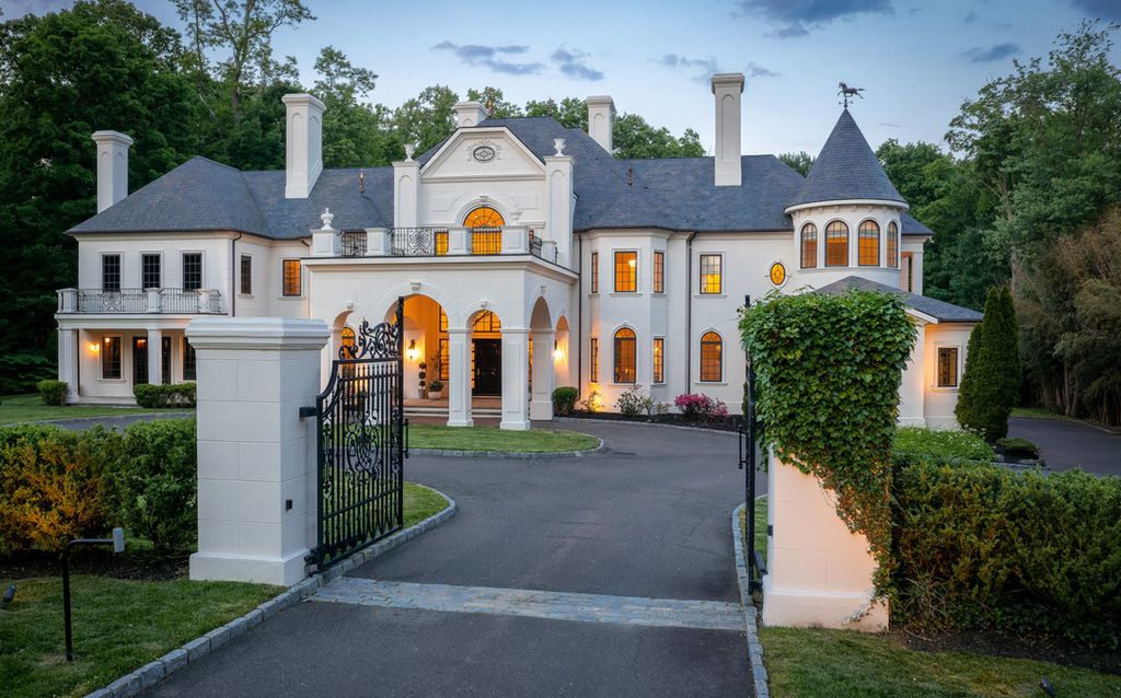 636 North St, Greenwich, CT 06830