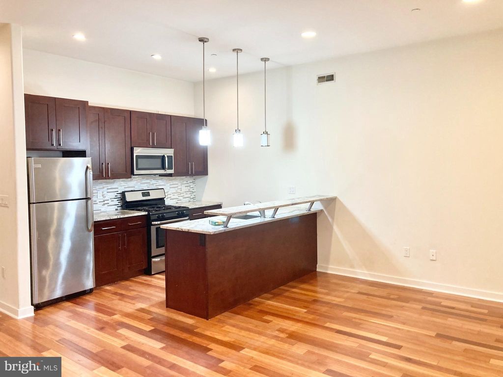 835 N 19th St #1, Philadelphia, PA 19130
