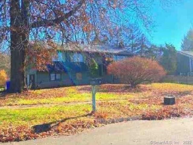 28 Rolling Meadow Dr, East Hartford, CT 06118