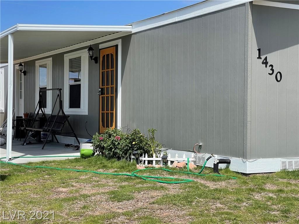 1430 S Comstock Cir W, Pahrump, NV 89048