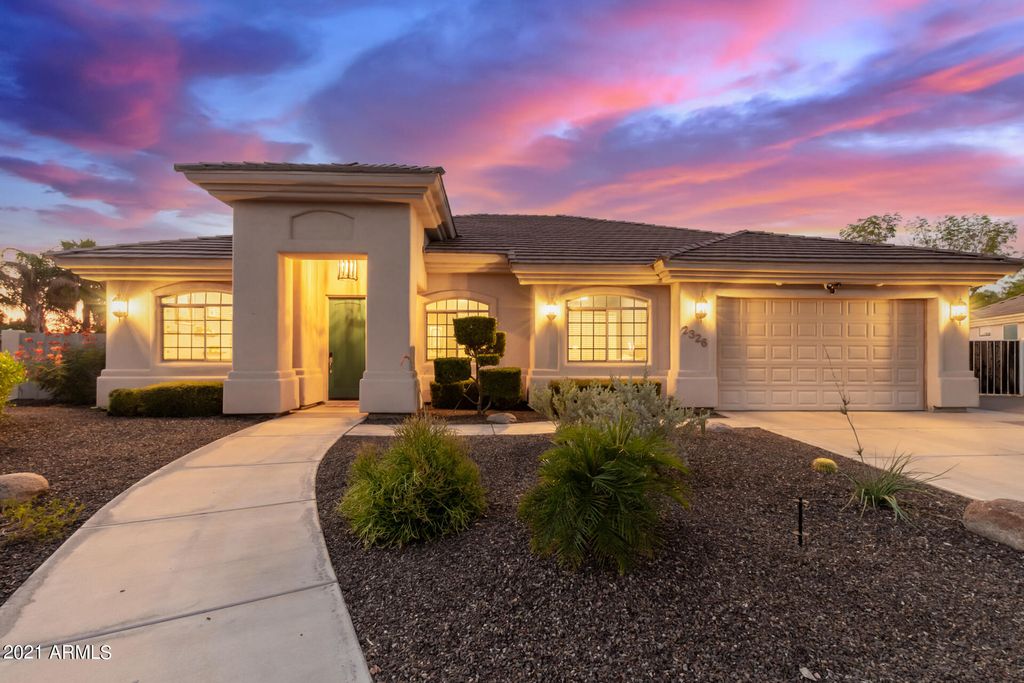 2326 N Pomeroy Cir, Mesa, AZ 85201