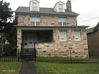 1033 W Spruce St, Coal Township, PA 17866