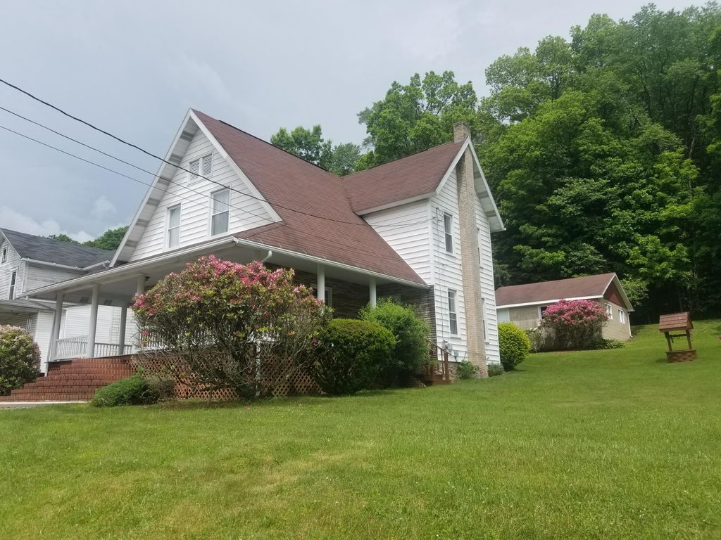 34 Church St, Mahaffey, PA 15757