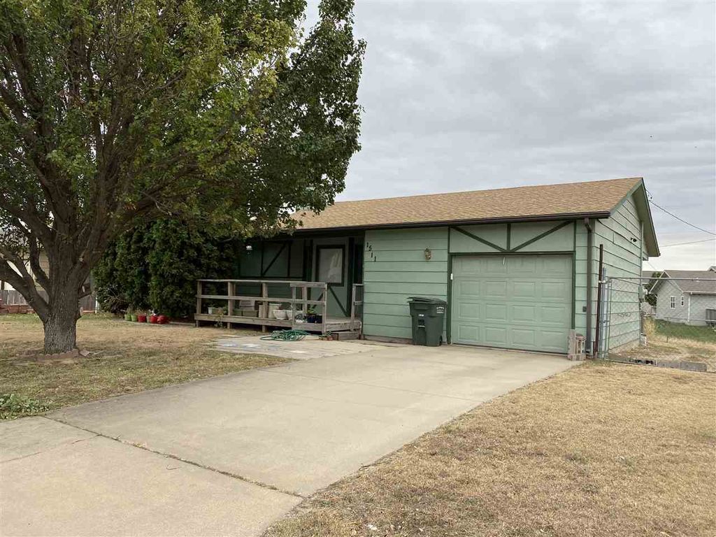 1511 Mulberry Cir, Dodge City, KS 67801 Trulia