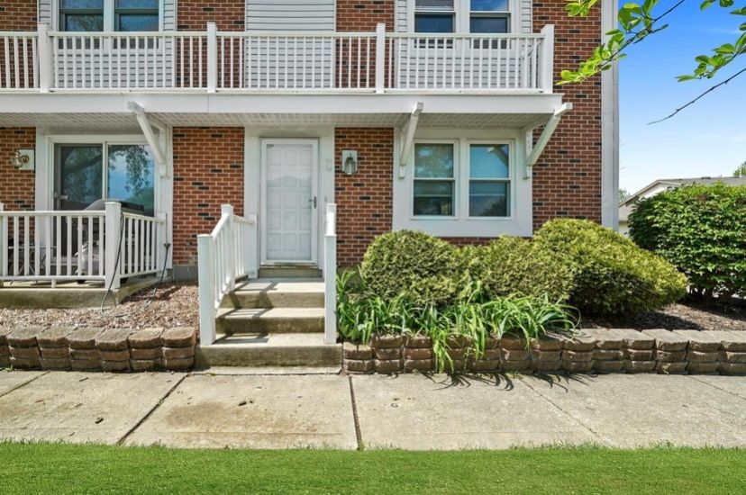 321 Fairchild Ct #C, Bloomingdale, IL 60108