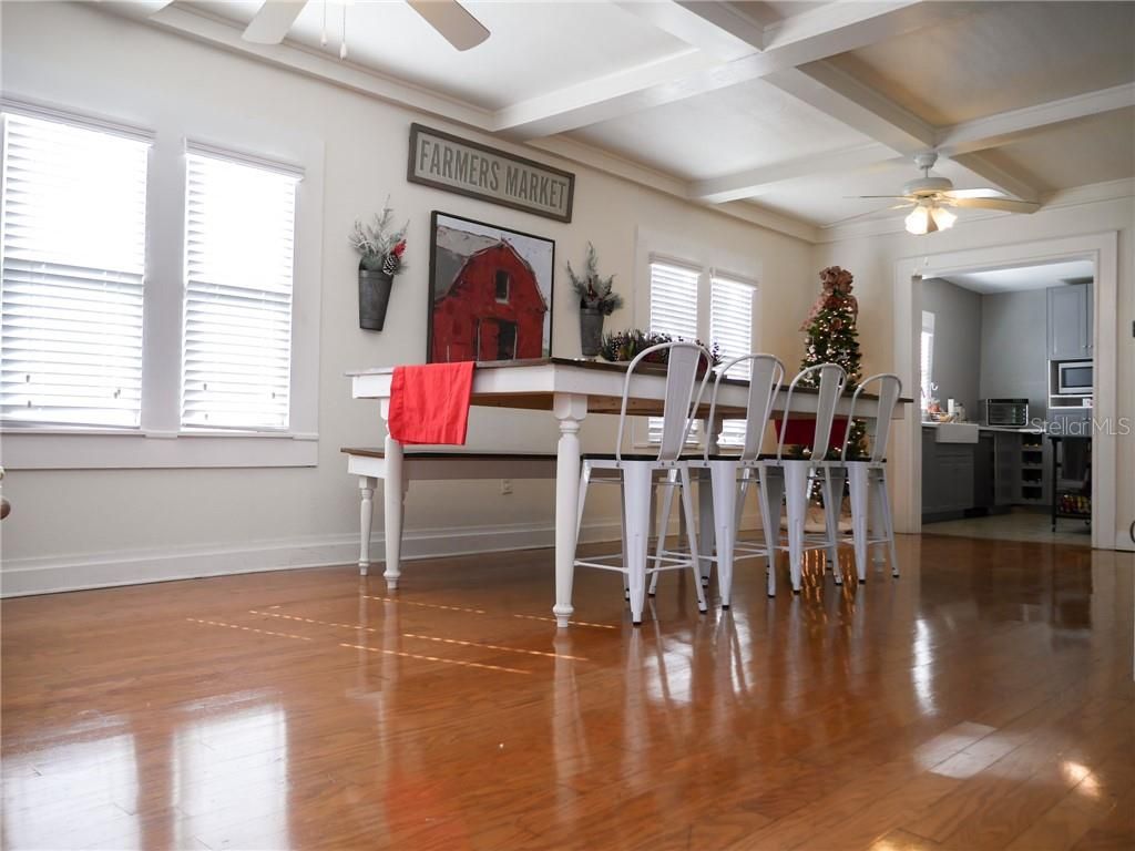 56 Lake Beulah Dr, Lakeland, FL 33815 5 Bed, 3 Bath SingleFamily