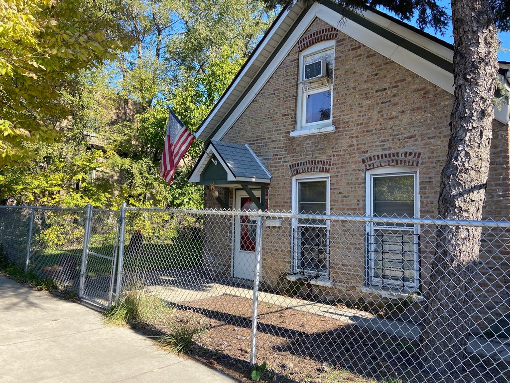 1103 N Homan Ave, Riverside, IL 60651