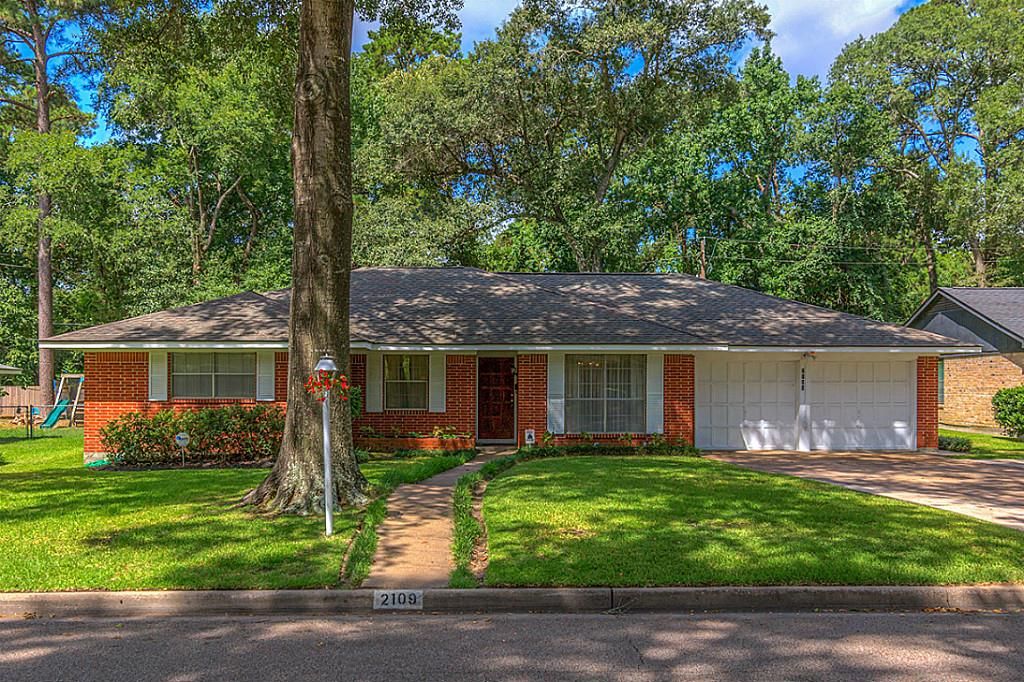 2109 N Thompson St, Conroe, TX 77301 Trulia