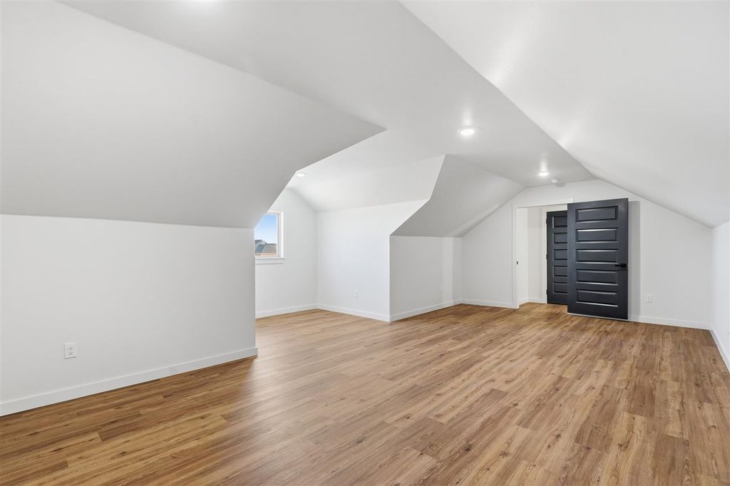 Photo 33 of 