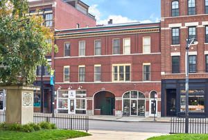 1013 W Webster Ave, Chicago, IL 60614