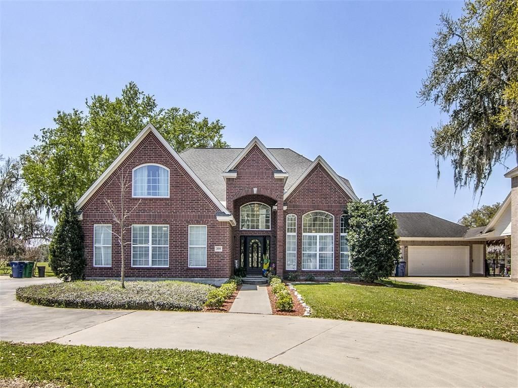 2178 Riverside Dr, West Columbia, TX 77486