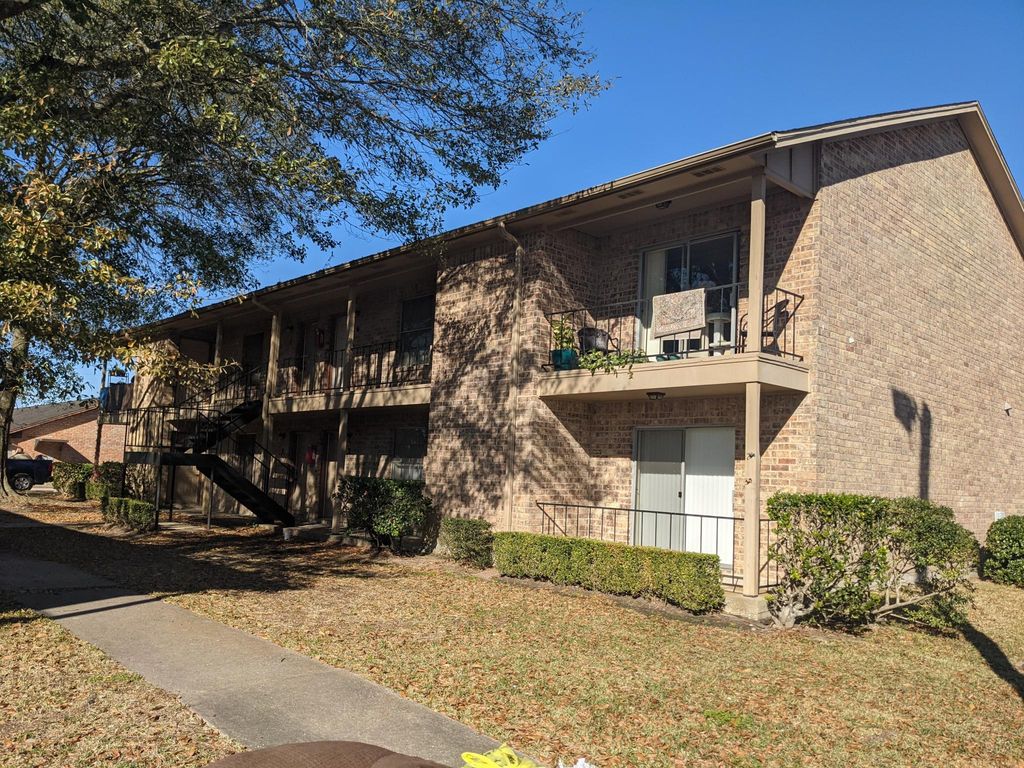 7984 Gladys Ave, Beaumont, TX 77706 See Est. Value, Schools & More