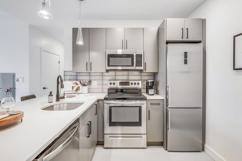 34 Munroe St, Lynn, MA 01901