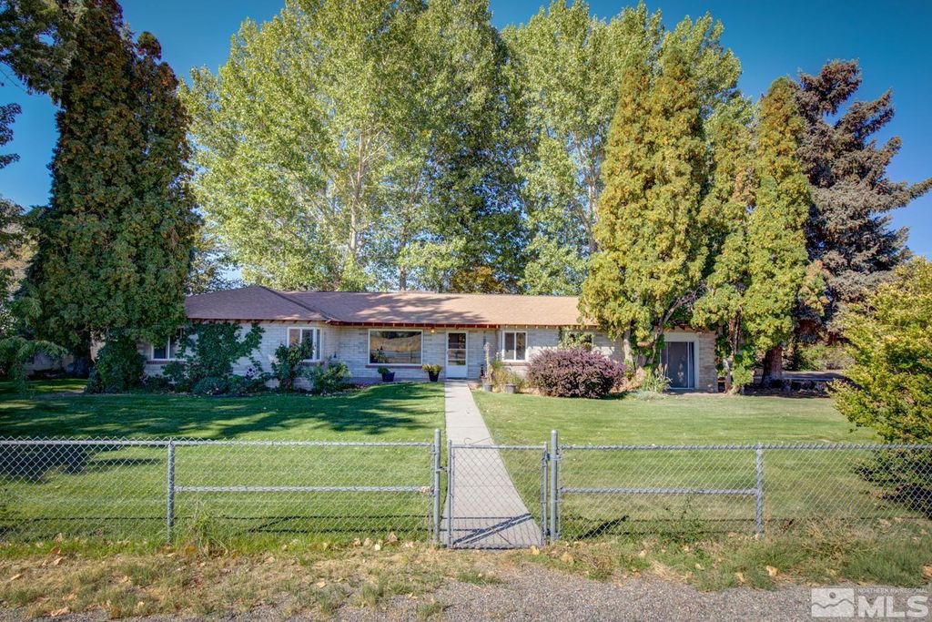 9 Day Ln, Smith, NV 89430