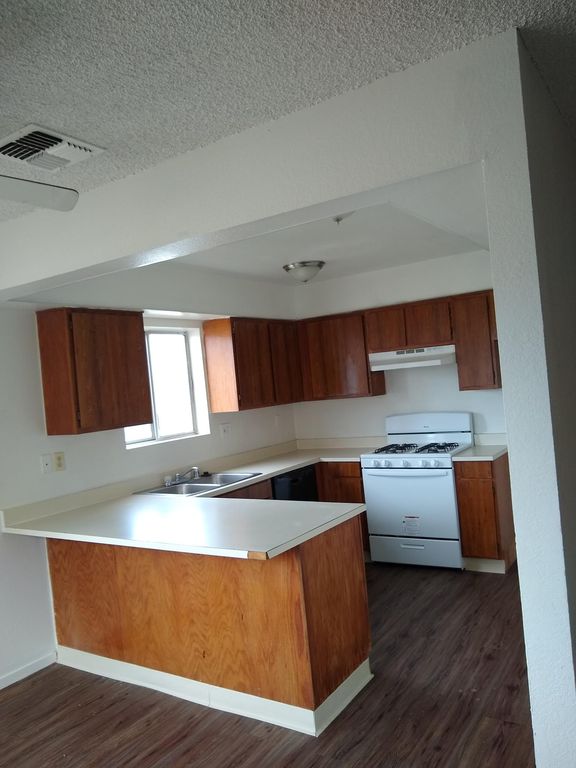 22104 Copper St #A, Tehachapi, CA 93561