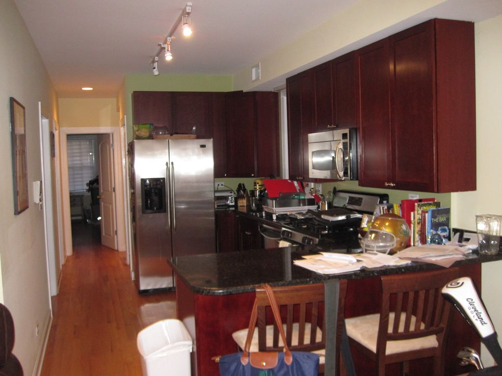 1452 W School St #1, Chicago, IL 60657
