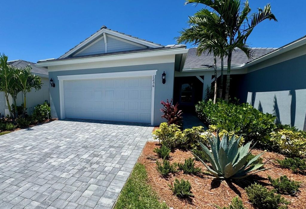 1236 Harper Way #Villa 57, Vero Beach, FL 32960