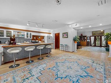 23006 19th Ave SE #C, Bothell, WA 98021