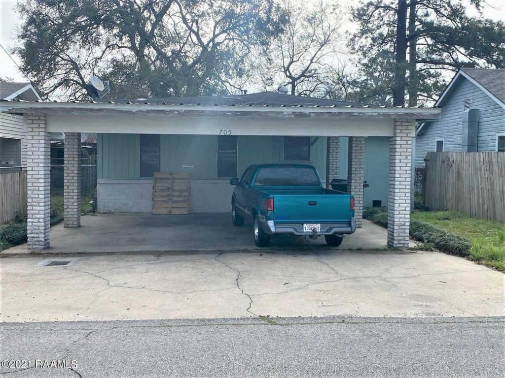 705 S Guegnon St, Abbeville, LA 70510