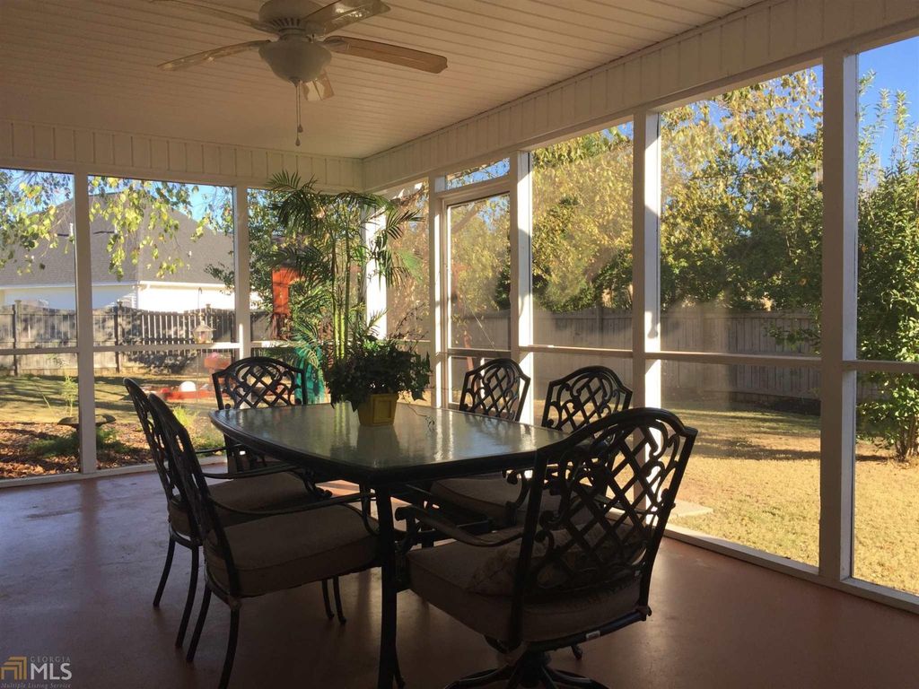 220 Mason Philip Dr, Macon, GA 4 Bed, 2 Bath Single