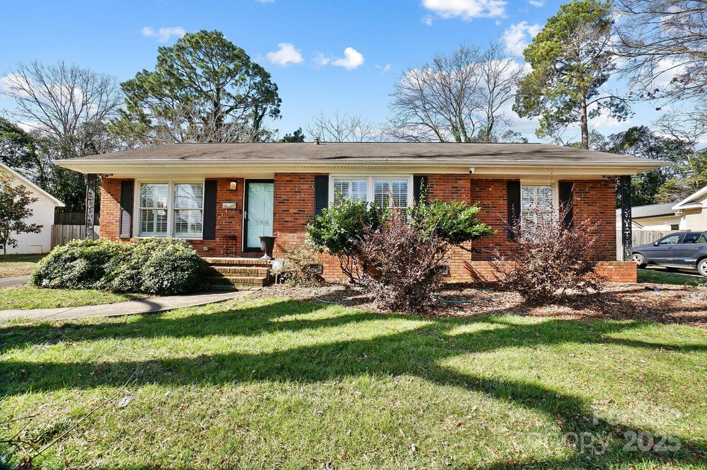 5908 Brookhaven Rd, Charlotte, NC 28210