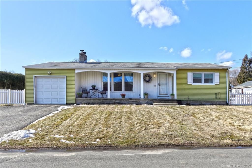 14 Grove Ave, Derby, CT 06418