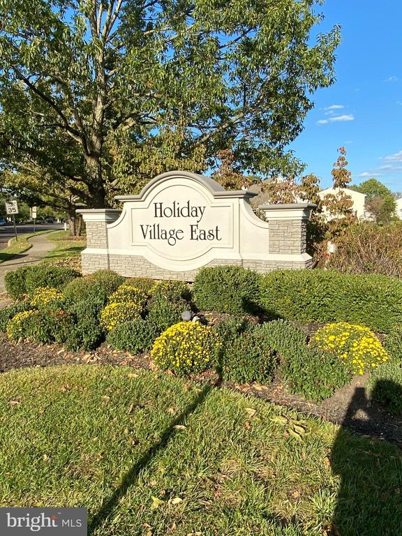 315 Moonseed Pl, Mount Laurel, NJ 08054