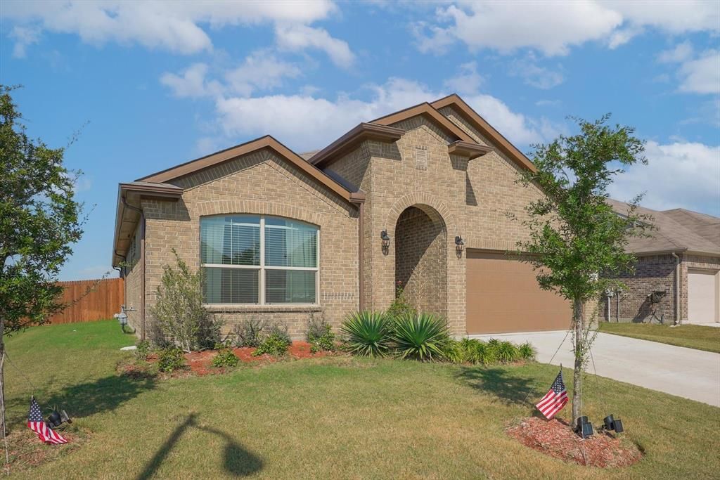 528 Dunster Ln, Saginaw, TX 76131