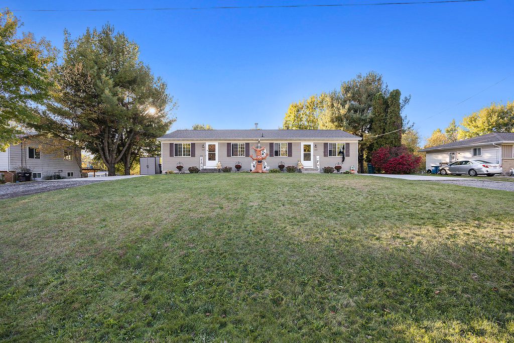 11071/11073 Mountain Ash Ave NW, Grand Rapids, MI 49534 MultiFamily