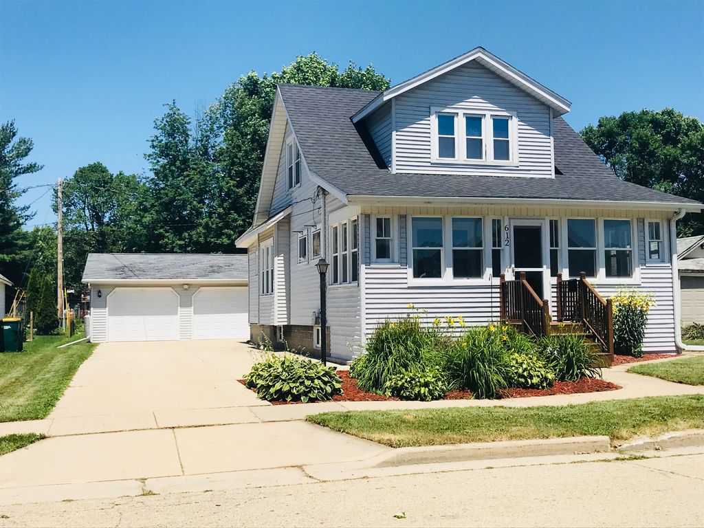 612 Park St, Waupun, WI 53963 Trulia