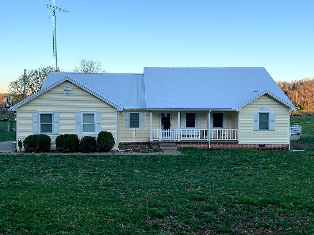 505 Duvall Ln, Greenville, KY 42345