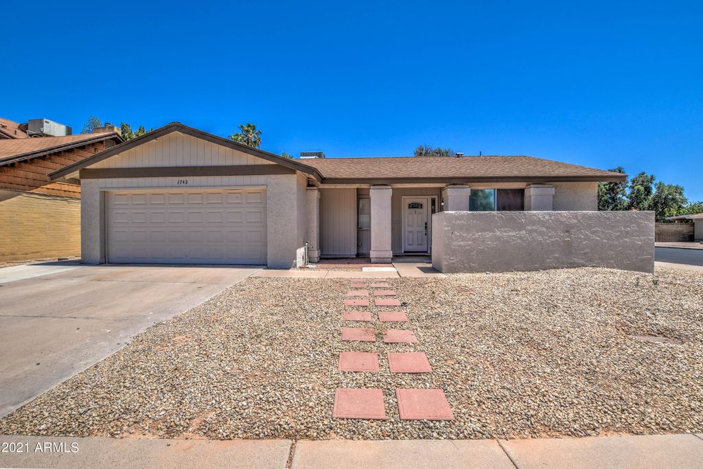 1743 S Standage, Mesa, AZ 85202